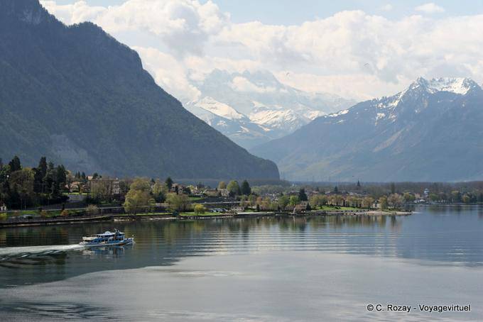 Barca e vapore Alpi Castello di Chillon, Montreux - La Svizzera
