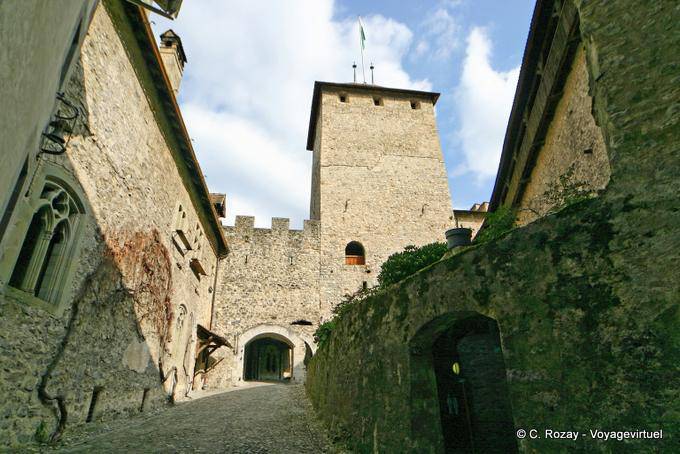 Roundtrip Castello di Chillon, Montreux - La Svizzera