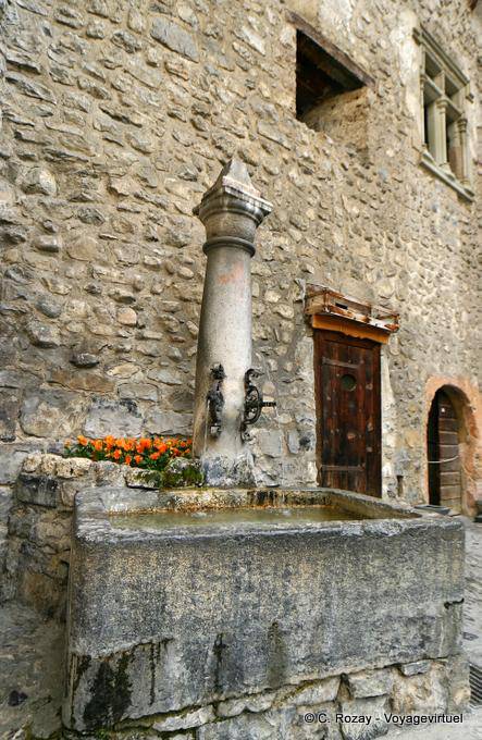 Fontana, Chateau de Chillon, Montreux - La Svizzera