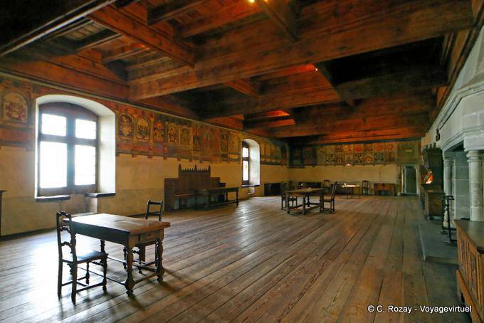 Armi Hall of Chateau de Chillon - La Svizzera