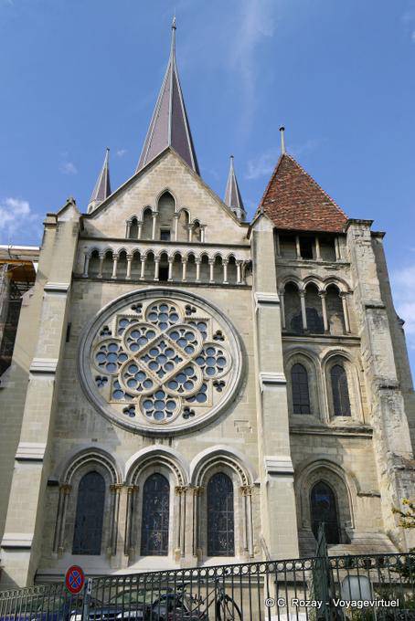 Al di fuori della Cattedrale di Notre-Dame de Lausanne - La Svizzera