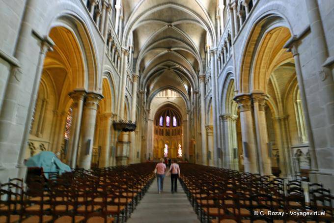 Cattedrale di Losanna navata gotica - La Svizzera