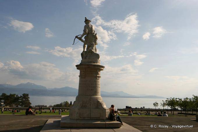 Statua di Guglielmo Tell fronte lago Montbenon, Lausanne - La Svizzera