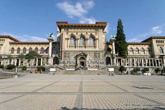 Panorama del Palais de Rumine, Lausanne - La Svizzera