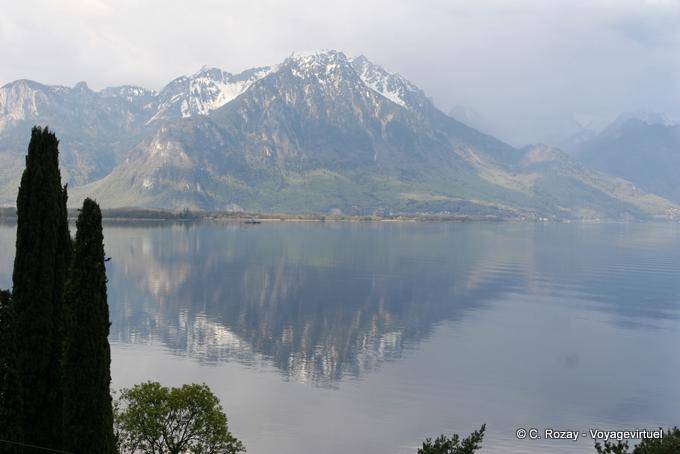 Neve e montagna a Lake Geneva - La Svizzera