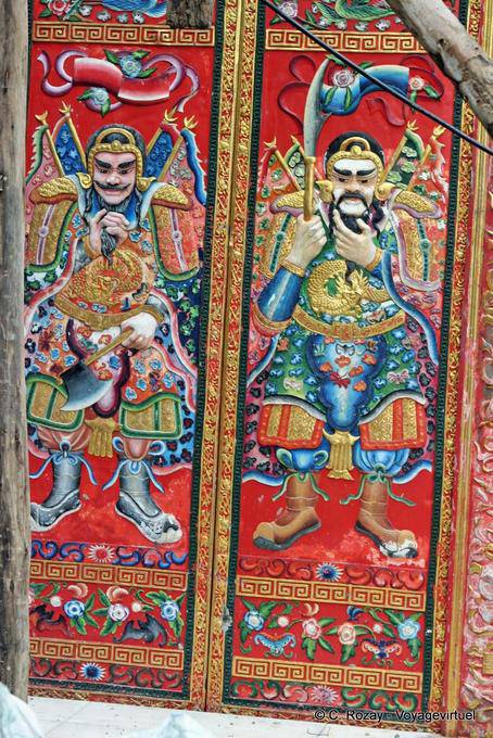 Guardie colorate, Wat Choeng Phanan, Ayutthaya - La Tailandia