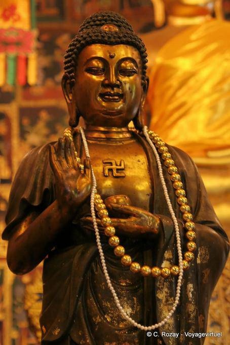 Buddha in Svastica, Wat Choeng Phanan, Ayutthaya - La Tailandia