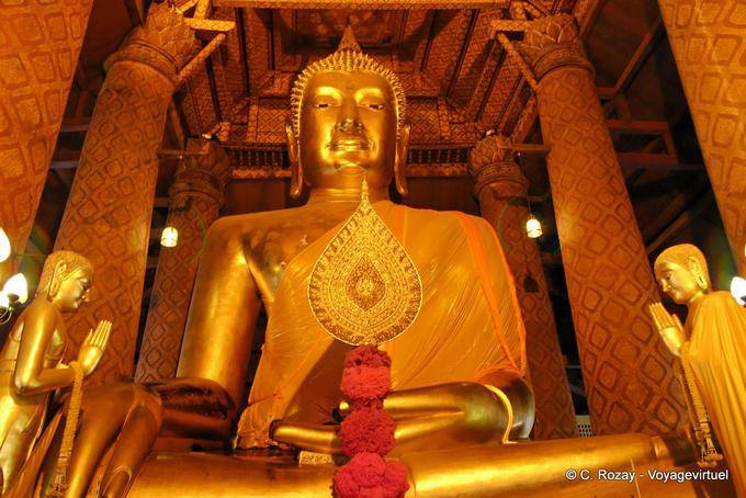 Luang Po To, un Buddha 19 metri, Wat Choeng Phanan, Ayutthaya - La Tailandia