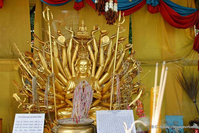 Miglia Bodhisattva alle armi, Wat Choeng Phanan, Ayutthaya - La Tailandia