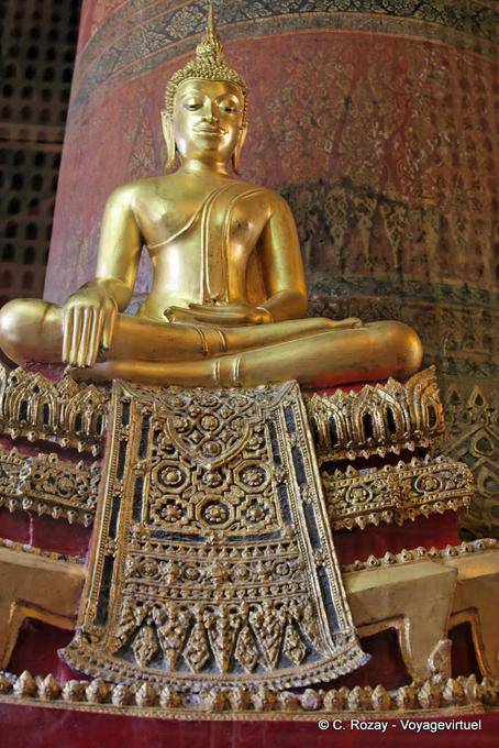 Piedistallo Ornato, Wat Choeng Phanan, Ayutthaya - La Tailandia