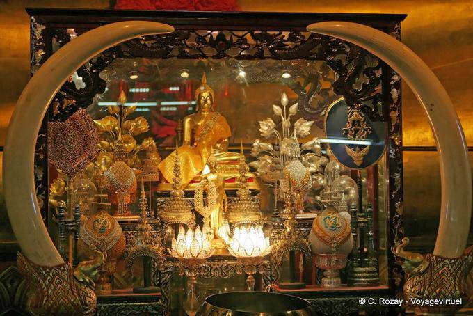 Ricchezza in zanne d'avorio, Wat Choeng Phanan, Ayutthaya - La Tailandia