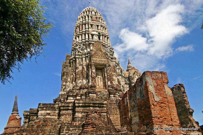 Ayutthaya, Wat Raj Burana torre santuario (un prang 1424) - La Tailandia