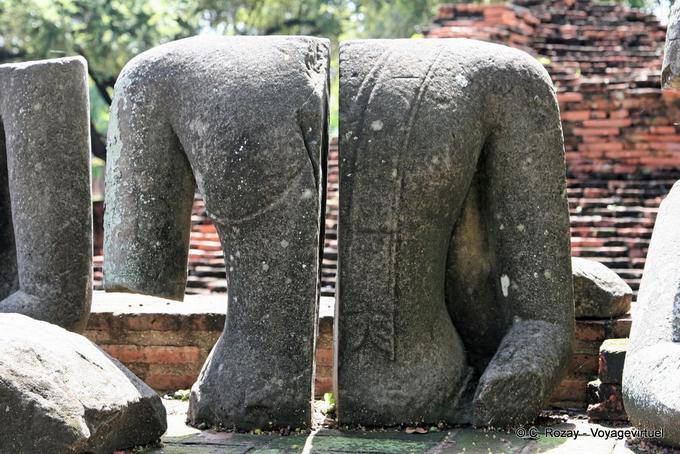 Ayutthaya, Wat Raj Burana, busto dimezzato - La Tailandia