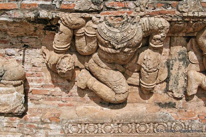 Resto del fregio, Wat Raj Burana, Ayutthaya - La Tailandia