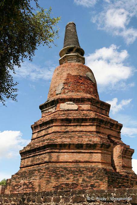 Incompleto Chedi, Wat Raj Burana, Ayutthaya - La Tailandia