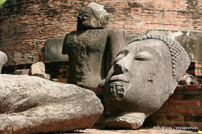 Testa Terra, Wat Raj Burana, Ayutthaya - La Tailandia