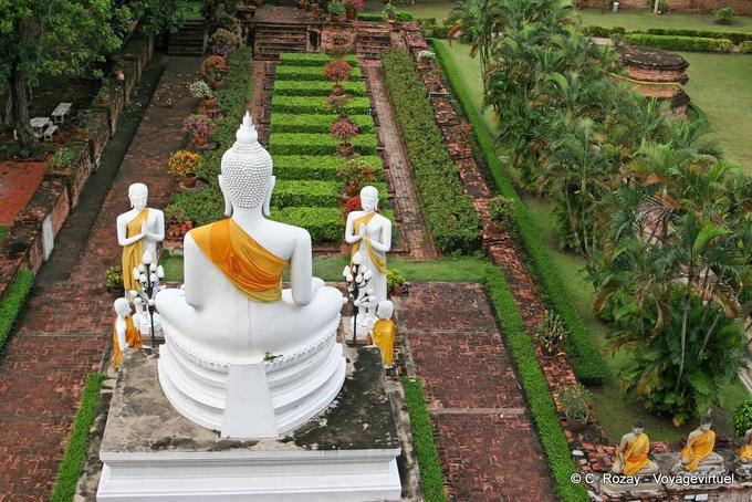 Orazione nell'orto, Wat Yai Chai Mongkol, Ayutthaya - La Tailandia