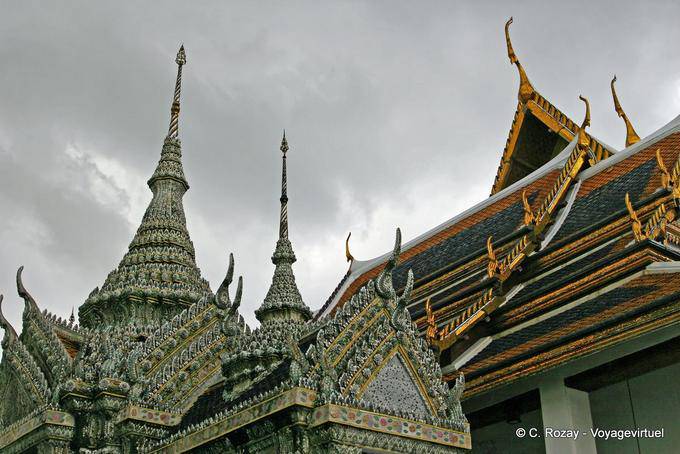 Esterno ricca decorazione, Wat Pho, Bangkok - La Tailandia