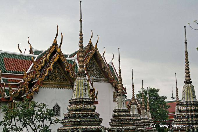 Decorazione porcellana sul stupa, Wat Pho, Bangkok - La Tailandia