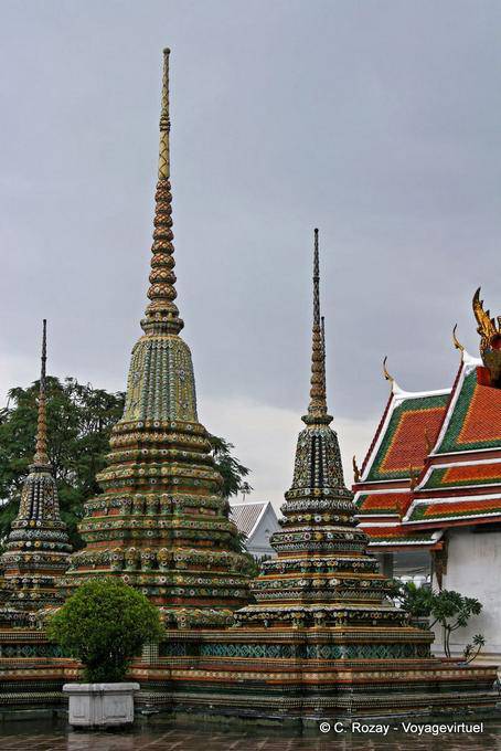 The Chedi Phra Rabieng Rai dietro, Wat Pho (Wat Phra Chettuphon), Bangkok - La Tailandia