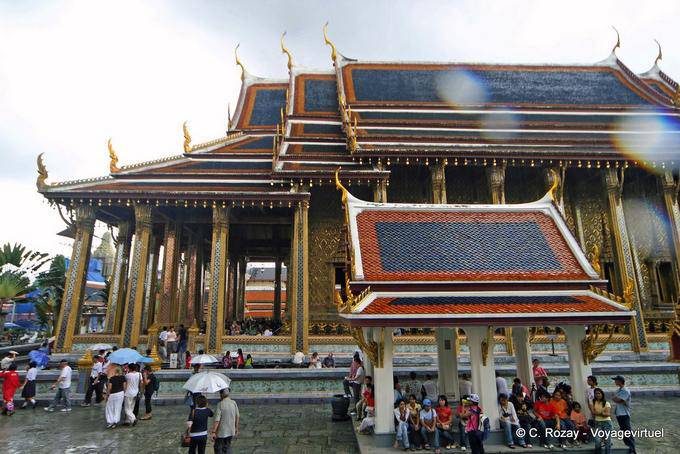 Il Prasat Phra Thep fronte Bidorn, Wat Phra Kaew, Bangkok - La Tailandia