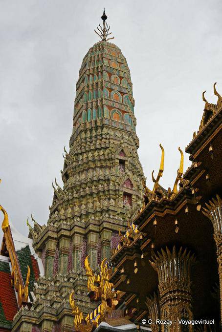 Phra Prang Thep di Prasart Bidorn, Tempio Phra Kaew, Bangkok - La Tailandia