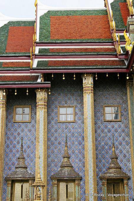 Accanto al Pantheon Reale, Wat Phra Kaew, Bangkok - La Tailandia