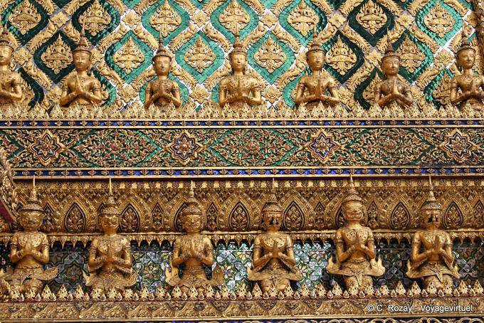 Pannello esterno dal Pantheon Reale, Wat Phra Kaew, Bangkok - La Tailandia