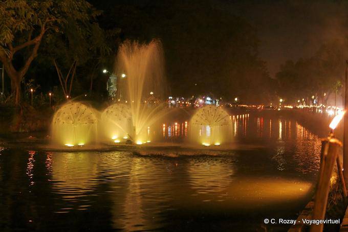 Jets sul fiume Ping, Chiang Mai - La Tailandia
