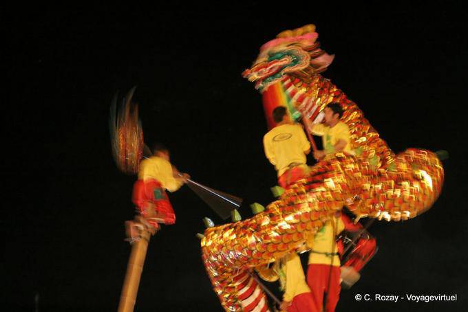 Battaglia notturna contro il mostro, Chiang Mai - La Tailandia
