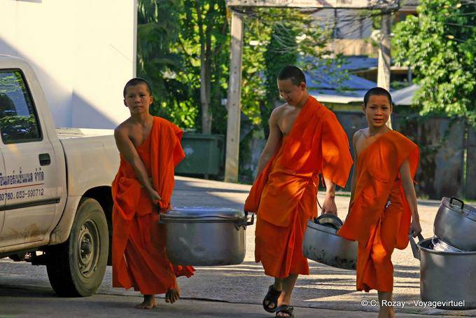Novizi al compito, Chiang Mai Tempio - La Tailandia