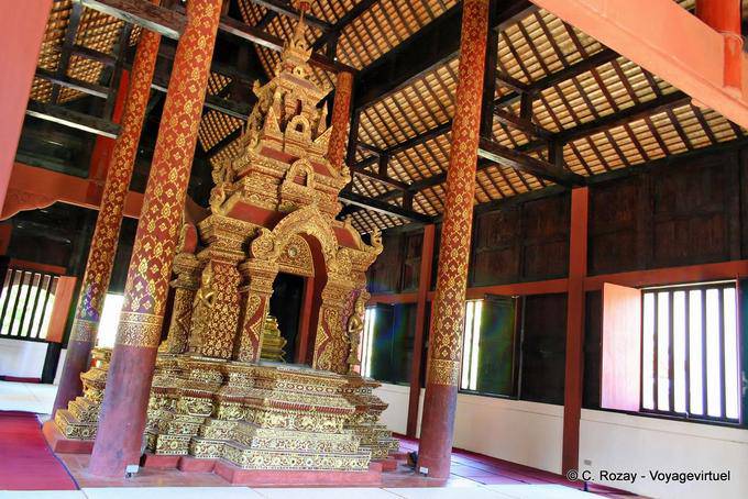 Interno di un tempio di Wat Phra Singh, Chiang Mai Tempio - La Tailandia