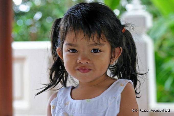 La bambina con piumini, Chiang Mai - La Tailandia