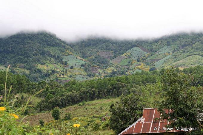 Paesaggio collinare della parte occidentale Chiang Mai - La Tailandia