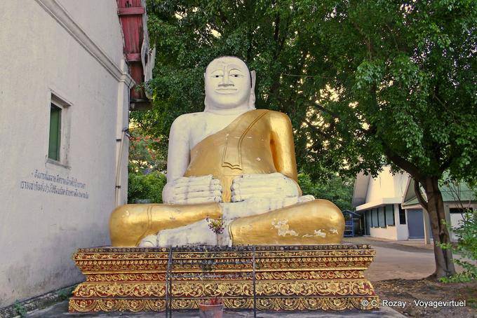 Grande pancia Buddha, Wat Chedi Luang, Chiang Mai - La Tailandia