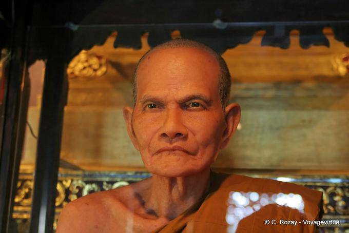 Statua di cera di Ajahn Mun Bhuridatto, Wat Chedi Luang, Chiang Mai - La Tailandia