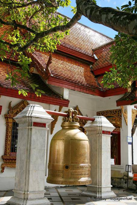 Golden Bell, Wat Doi Suthep, Chiang Mai - La Tailandia