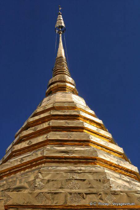 Top Chedi di Wat Doi Suthep, Chiang Mai - La Tailandia