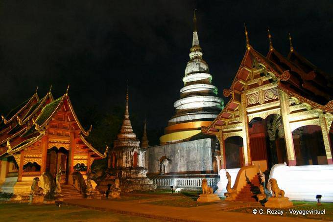 Notte Panorama, Wat Phra Singh, Chiang Mai - La Tailandia