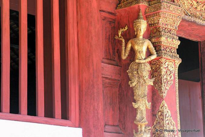 Decorazione esterna, Wat Phra Singh, Chiang Mai - La Tailandia