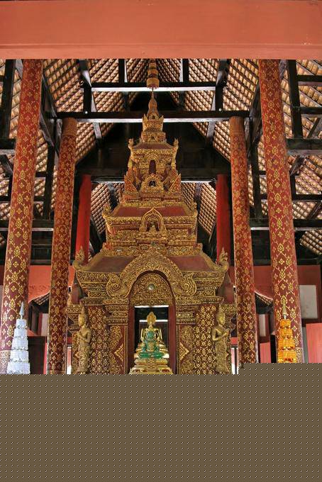 Buddha di smeraldo nel tempio di Wat Phra Singh, Chiang Mai - La Tailandia