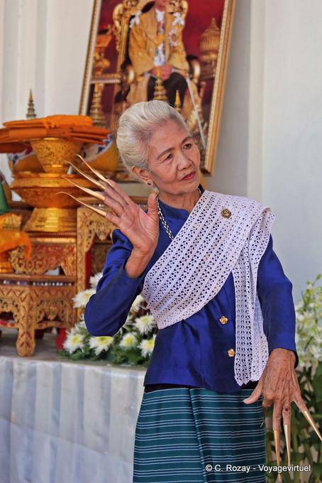 Ballerino tradizionale tailandese, Wat Phra Singh, Chiang Mai - La Tailandia