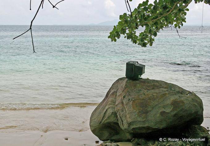 Inutile televisione guardando il mare, Koh Phi Phi - La Tailandia