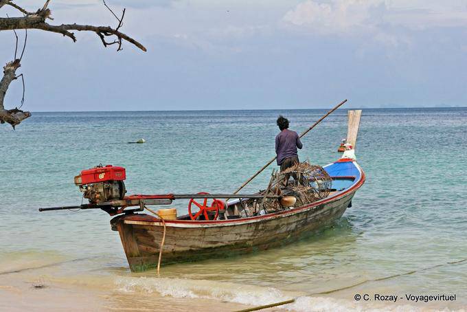 Partenza per la pesca, Koh Phi Phi - La Tailandia