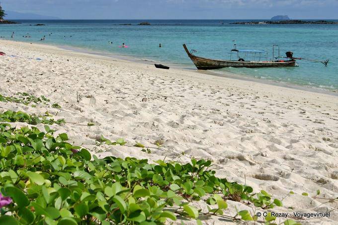 Sabbia bianca su Long Beach, Koh Phi Phi - La Tailandia