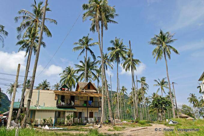 Tracce dello tsunami del 2004, Koh Phi Phi - La Tailandia