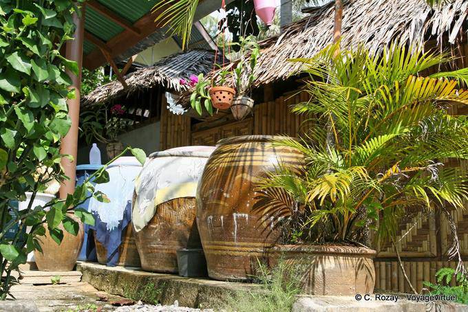 Vasi nel villaggio di Ton Sai, Koh Phi Phi - La Tailandia