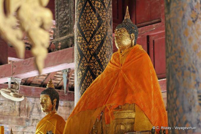 Immagine del Buddha in Wihan Nam Tam, Lampang - La Tailandia