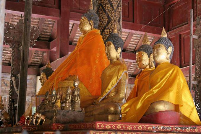Buddha in Viharn Nam Tam, il Wat Phra That Lampang Luang - La Tailandia