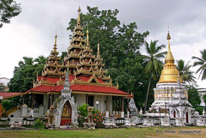 Ubosot mondops a 5 e 7 piani, Lampang, Wat Sri Chum - La Tailandia
